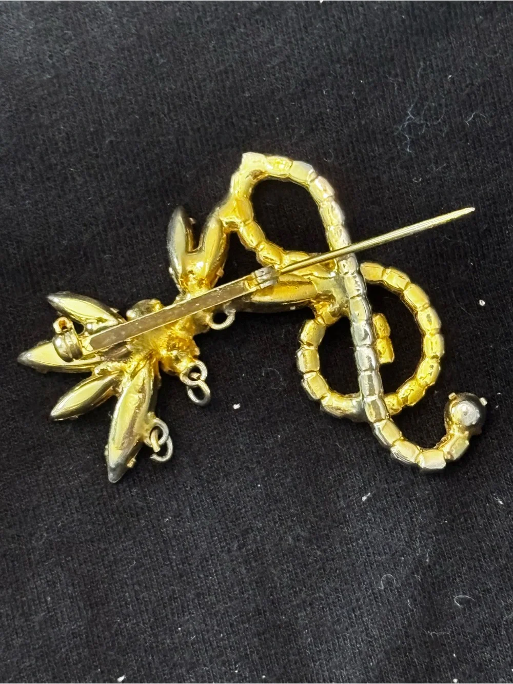 Crystal Treble Clef and Emerald Red Floral Brooch Set -Jewelry Brooch or charm